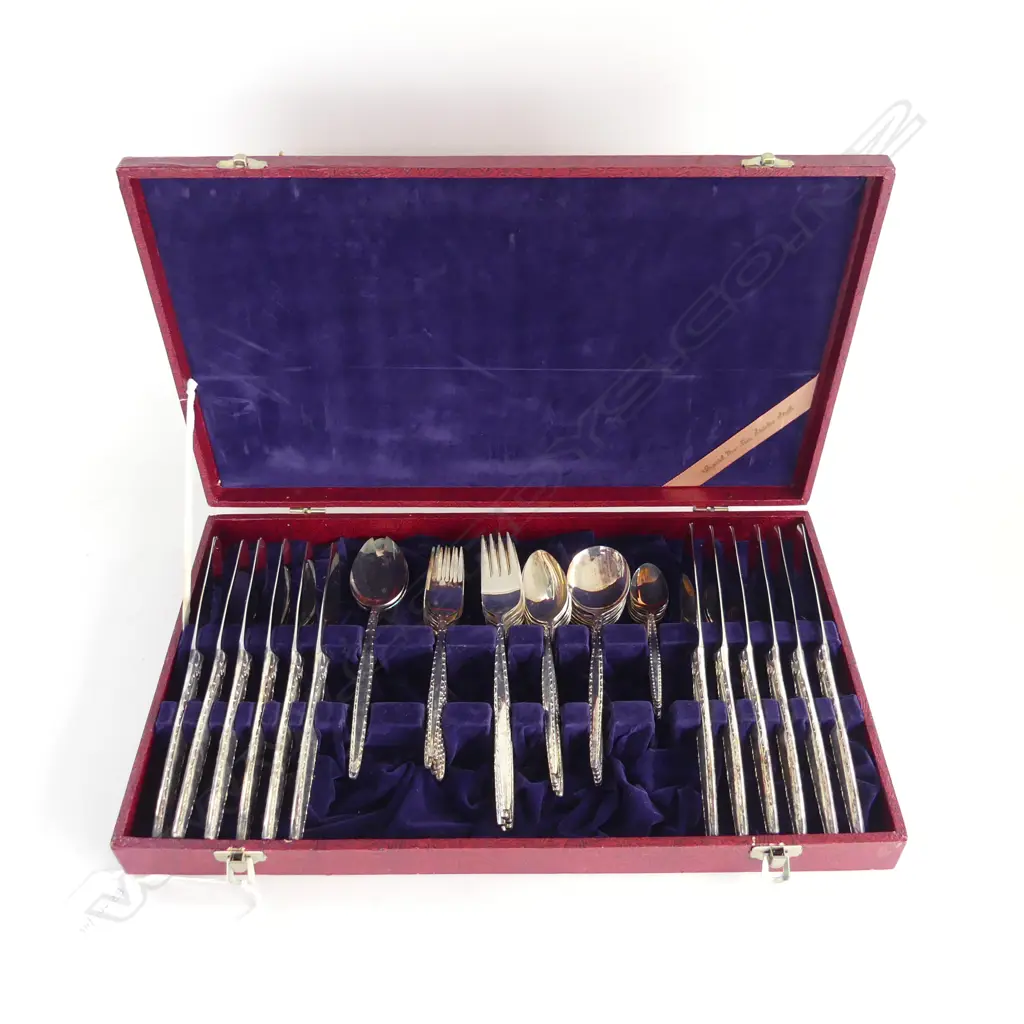 6 PLACE SILVER PLATE CUTLERY CANTEEN Image 1++