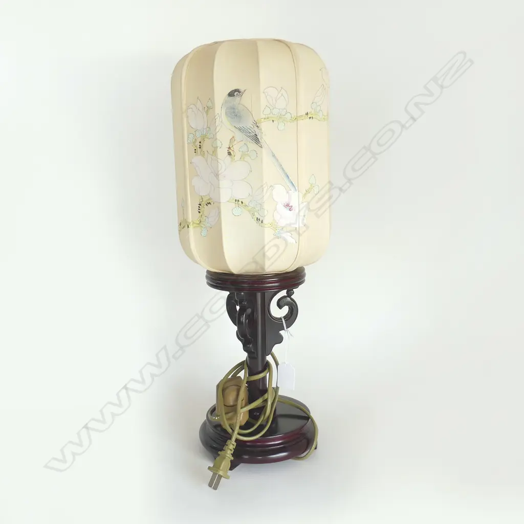 VINTAGE CHINESE LAMP, WOODEN BASE H.490mm (inclds shade) Image 1++