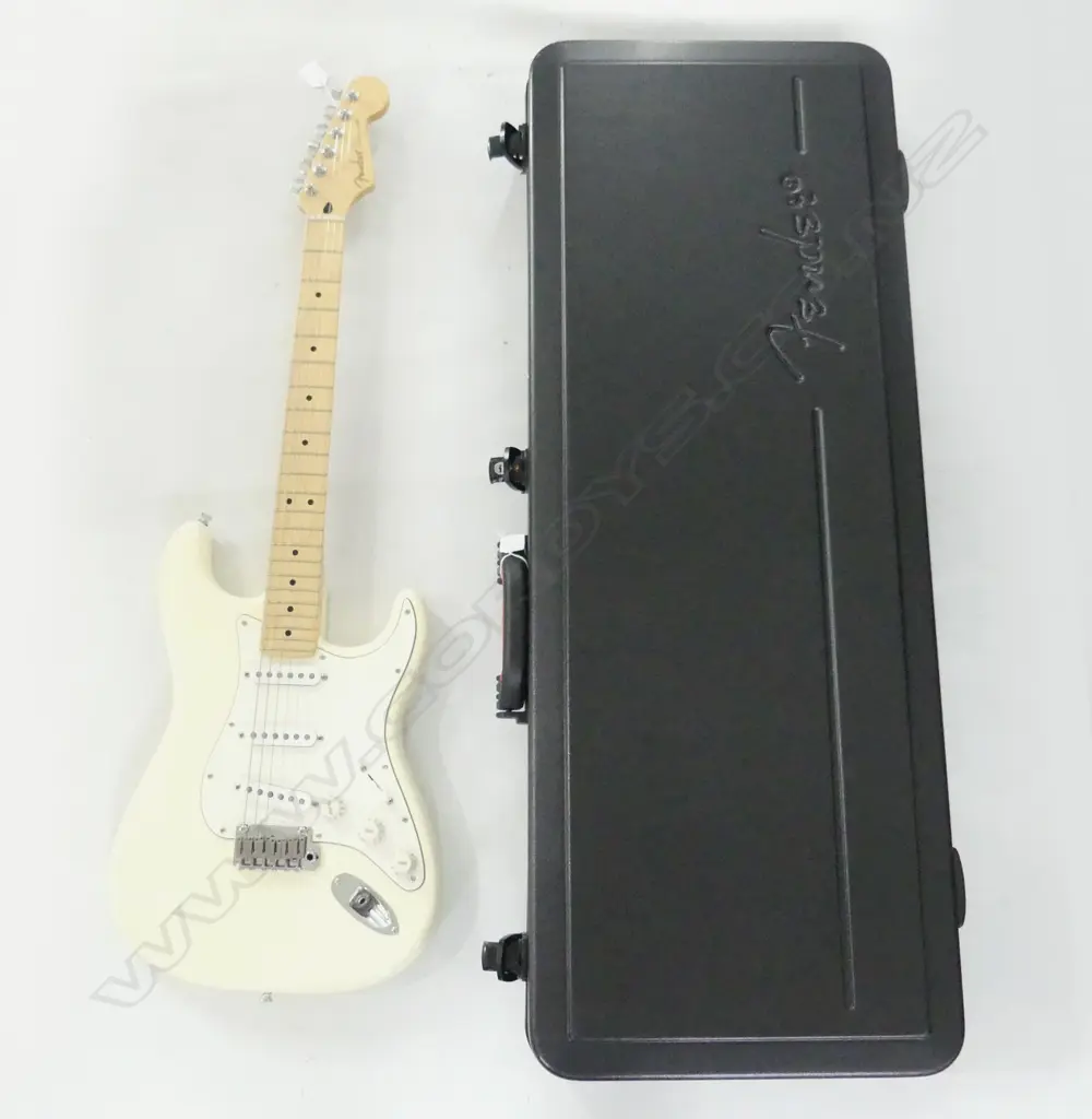 FENDER 60TH ANNIVERSARY ELECTRIC GUITAR WITH HARD CASE MADE IN MEXICO Image 1++