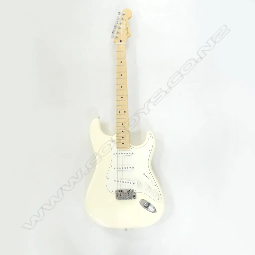 FENDER 60TH ANNIVERSARY ELECTRIC GUITAR WITH HARD CASE MADE IN MEXICO Image 1++