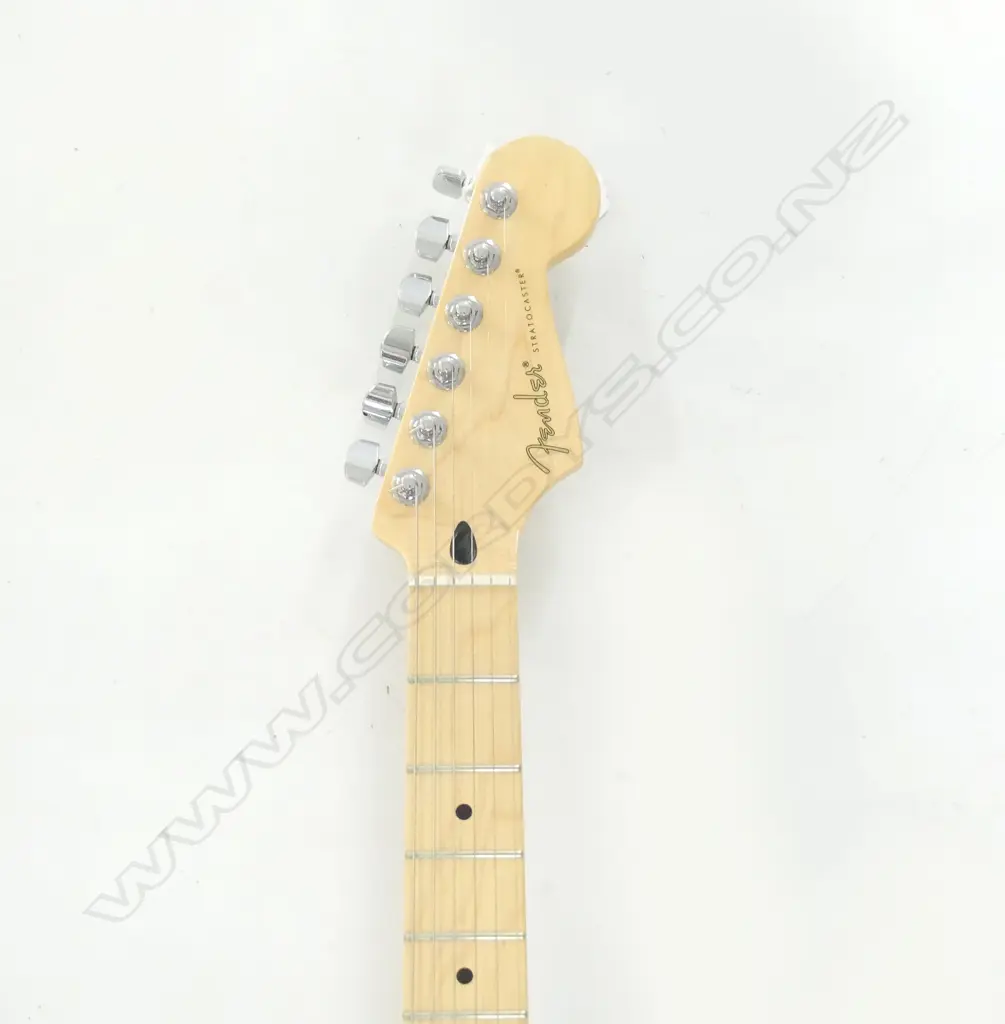 FENDER 60TH ANNIVERSARY ELECTRIC GUITAR WITH HARD CASE MADE IN MEXICO Image 1++