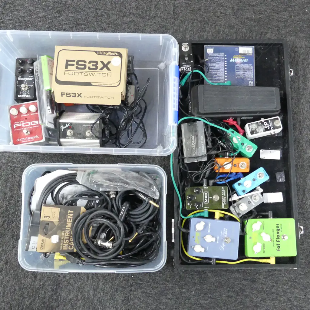 DIAGO CASE INCLUDING FOOT SWITCH, PEDALS AND TWO BOXES OF ASST PEDALS AND CABLES Image 1++