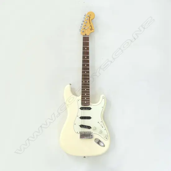 FENDER STRATOCASTER ELECTRIC GUITAR WITH SEYMOUR DUNCAN PICKUPS WITH HARD CASE