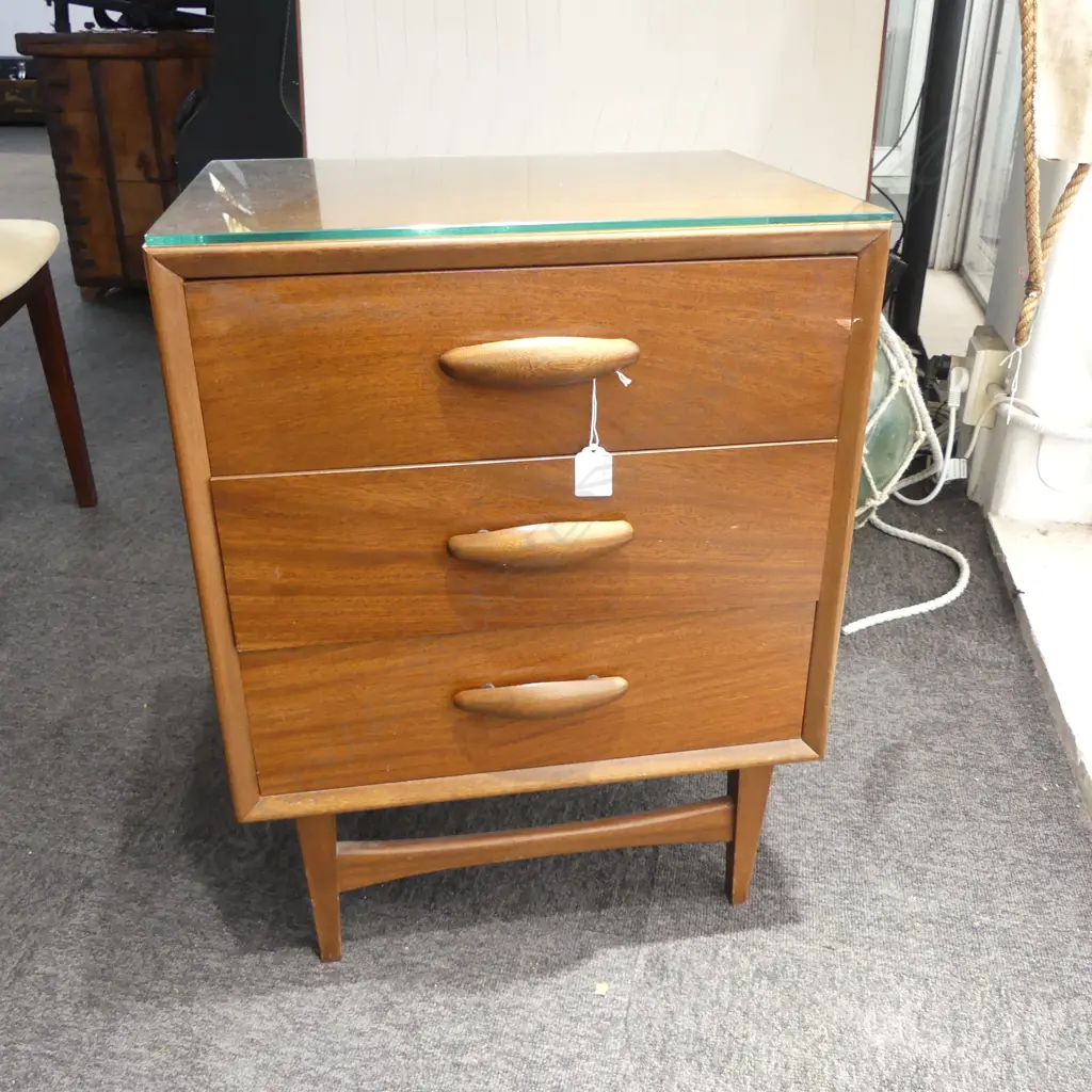 RETRO MAHOGANY VENEER BEDSIDE DRAWERS 455x370x595mm Image 1++
