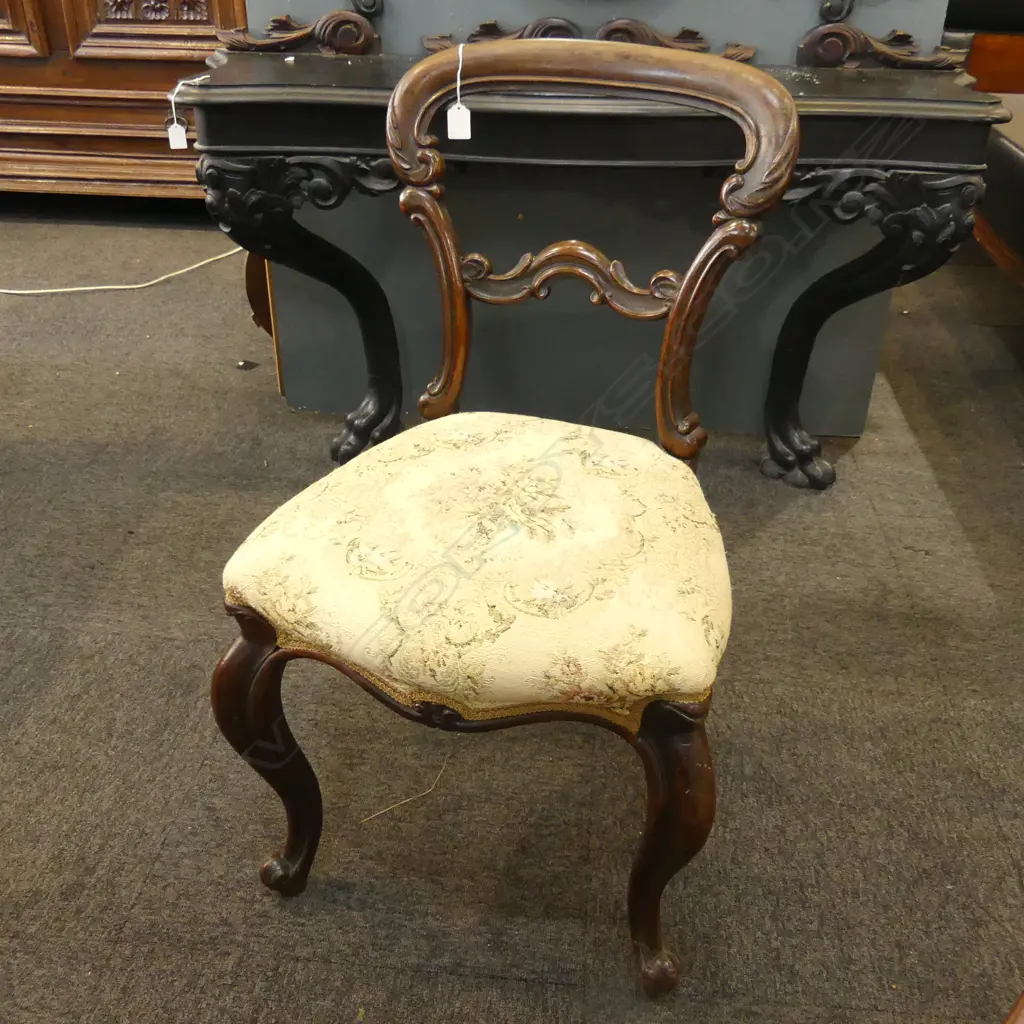 VICTORIAN MAHOGANY SPADEBACK CHAIR  Image 1++