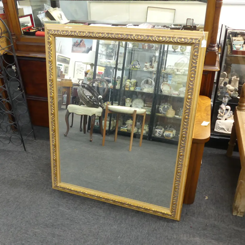 LG GILT FRAMED MIRROR 1130x925mm Image 1++