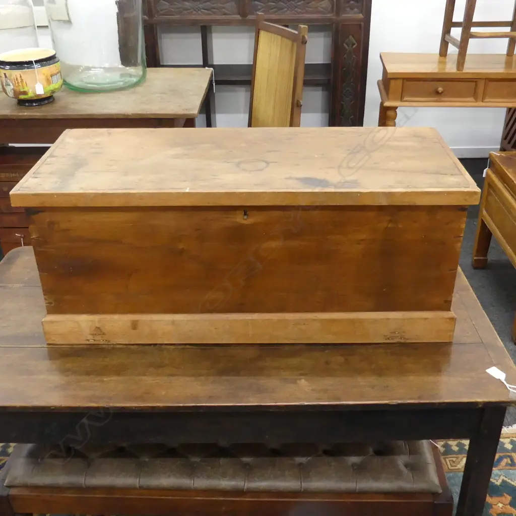 SMALL COLONIAL KAURI BOX  890 x 380mm Image 1++