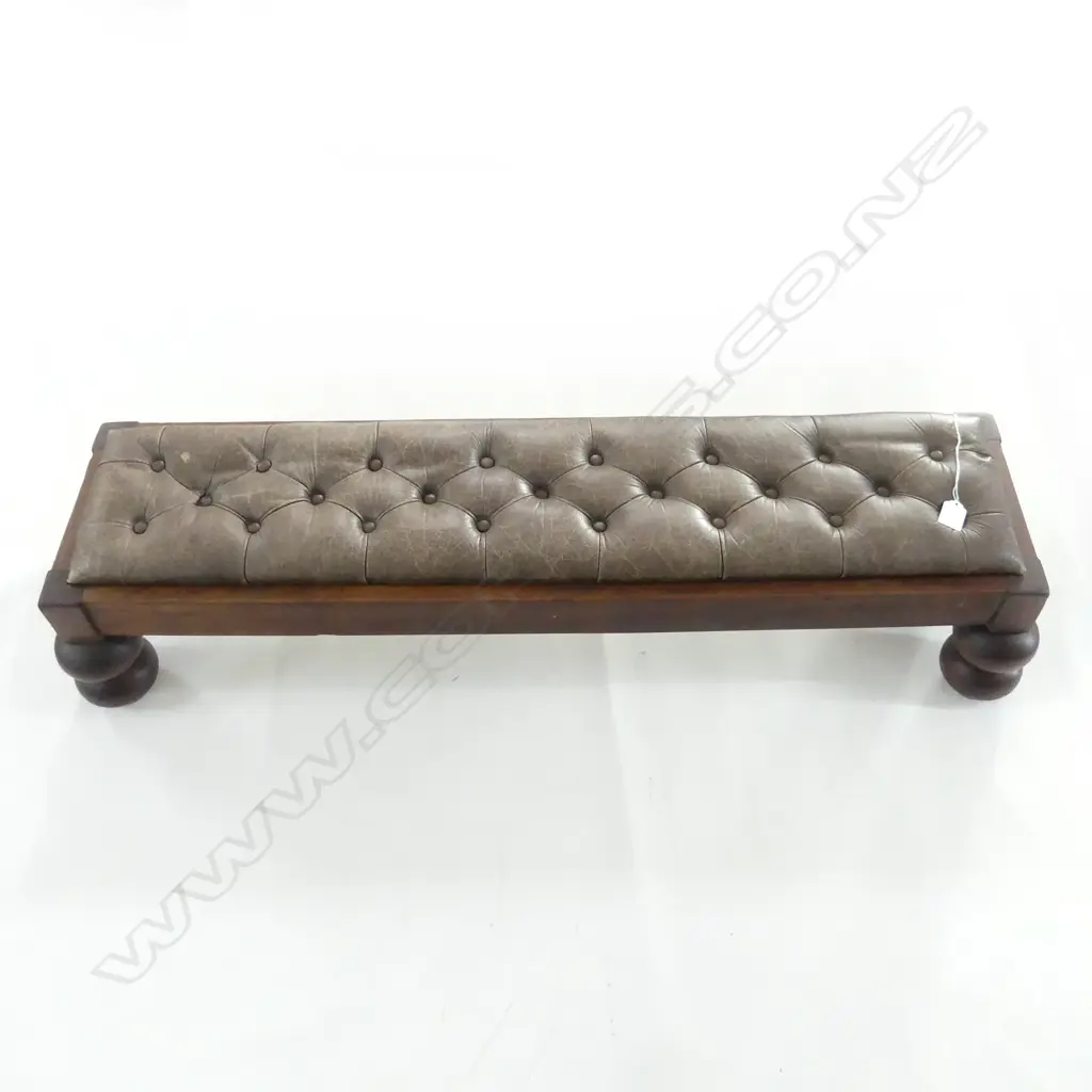 ANTIQUE LONG LEATHER FOOTSTOOL/KNEELER w TURNED WOODEN FEET Image 1++
