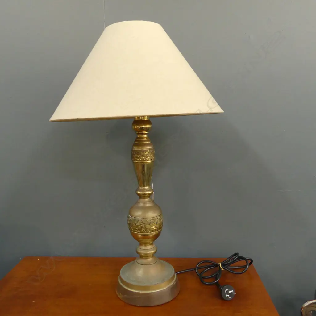 TABLE LAMP w. BRASS BASE H.735mm Image 1++