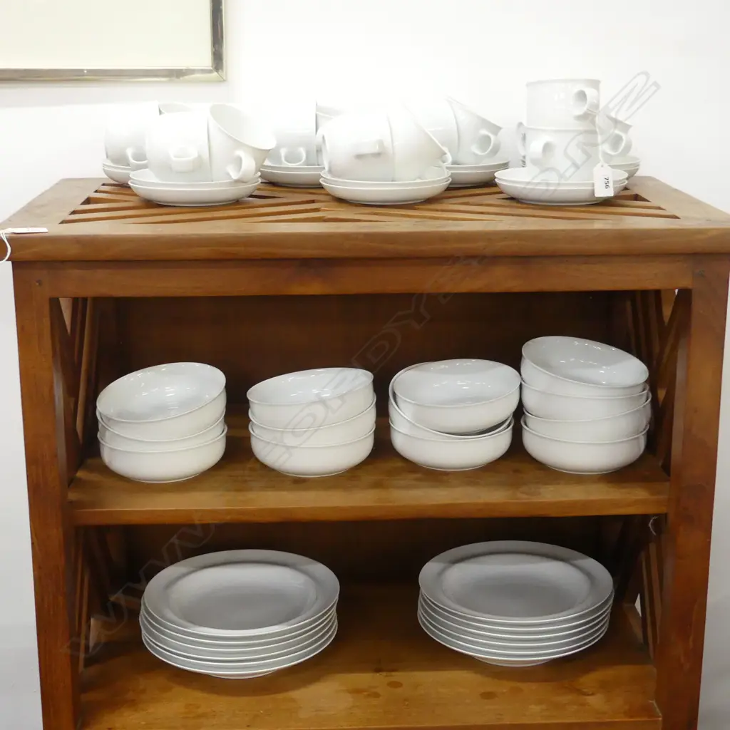 HUTSCHENREUTHER 'TAVOLA' PART DINNER SET Image 1++