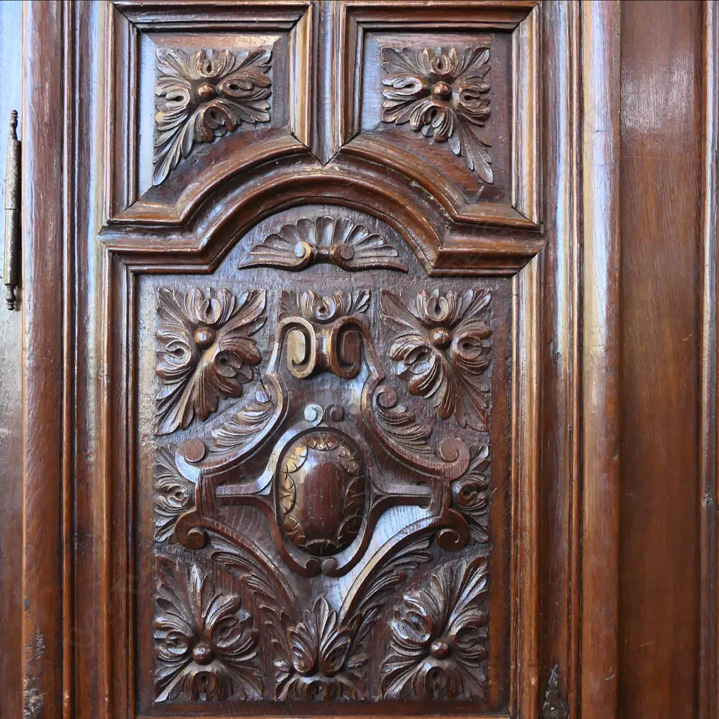 An early 19thC French armoire, Image 1++