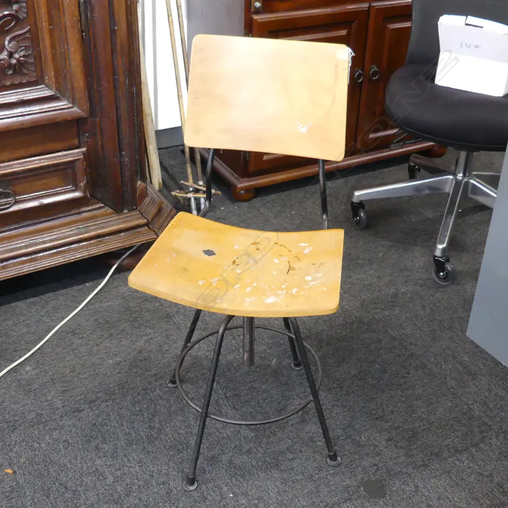 INDUSTRIAL STYLE CHAIR Image 1++