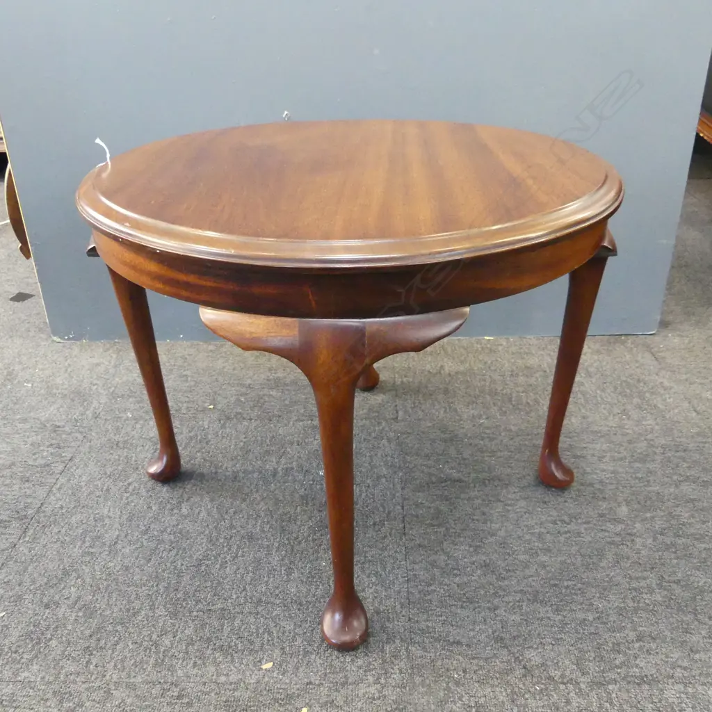 MAHOGANY SIDE TABLE 610mm dia Image 1++