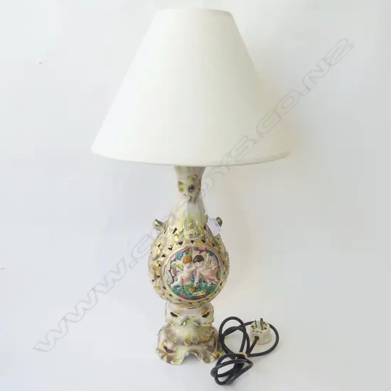 ITALIAN PORCELAIN CAPODIMONTE STYLE LAMP w CHERUBS H.440 (lamp base) tiny frit to foot
