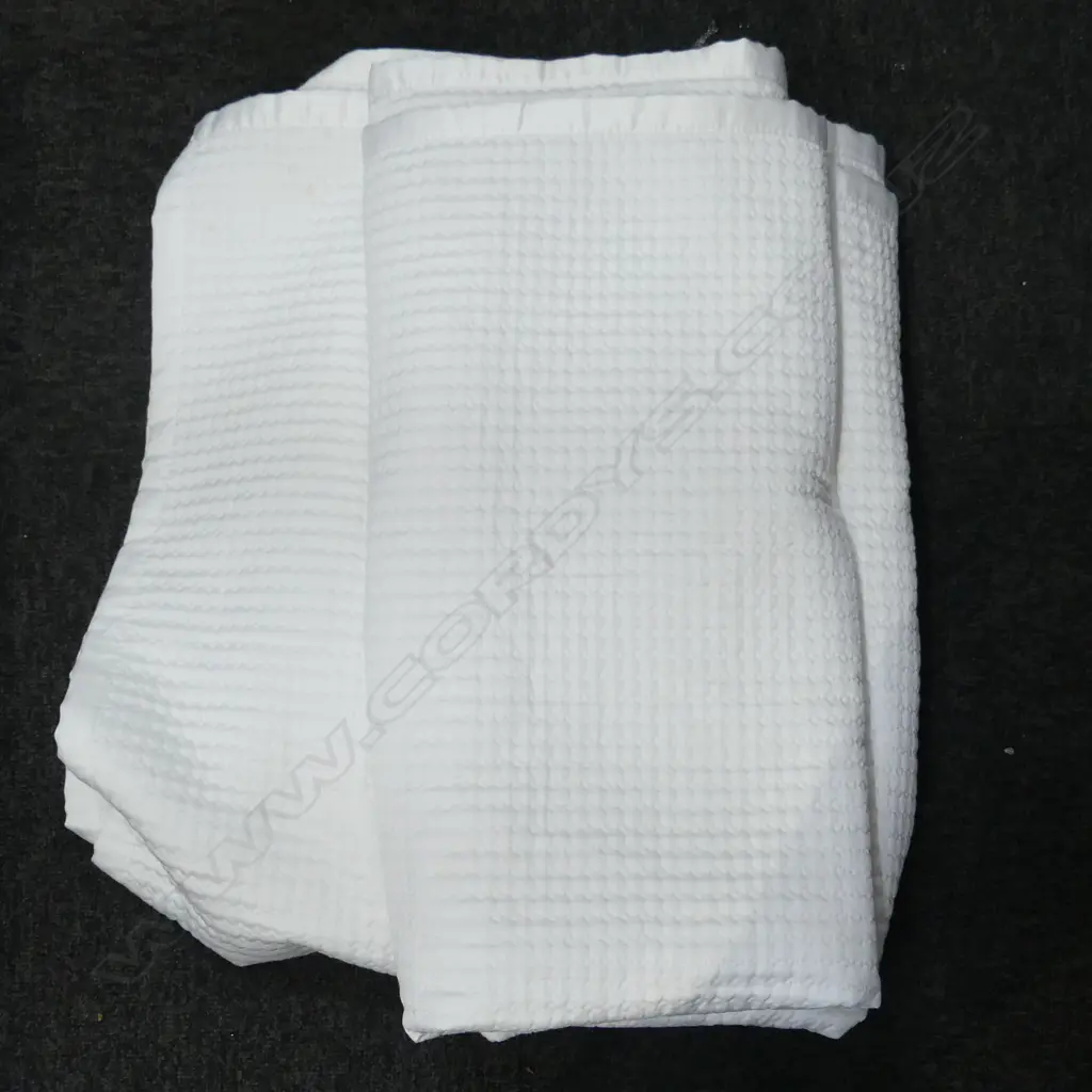 WHITE BEDSPREAD 2200 x 2200 Image 1++