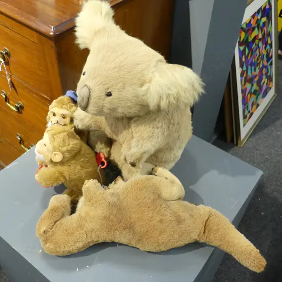 4 SOFT TOY ANIMALS; KANGAROO, KOALA H.350mm, PR MONKEYS 