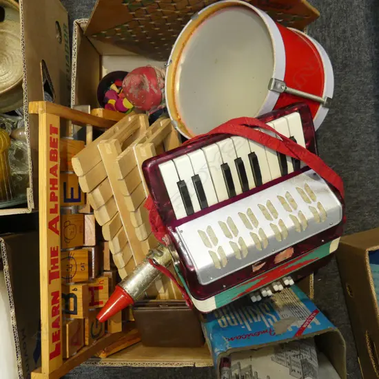 ASST. VINTAGE CHILDRENS TOYS