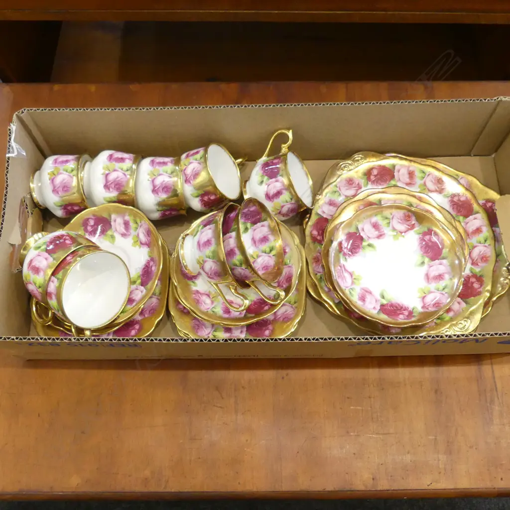 9 R/A  OLD COUNTRY ROSE HEAVY GILTED CSPS & 2 SANDWICH PLATES Image 1++