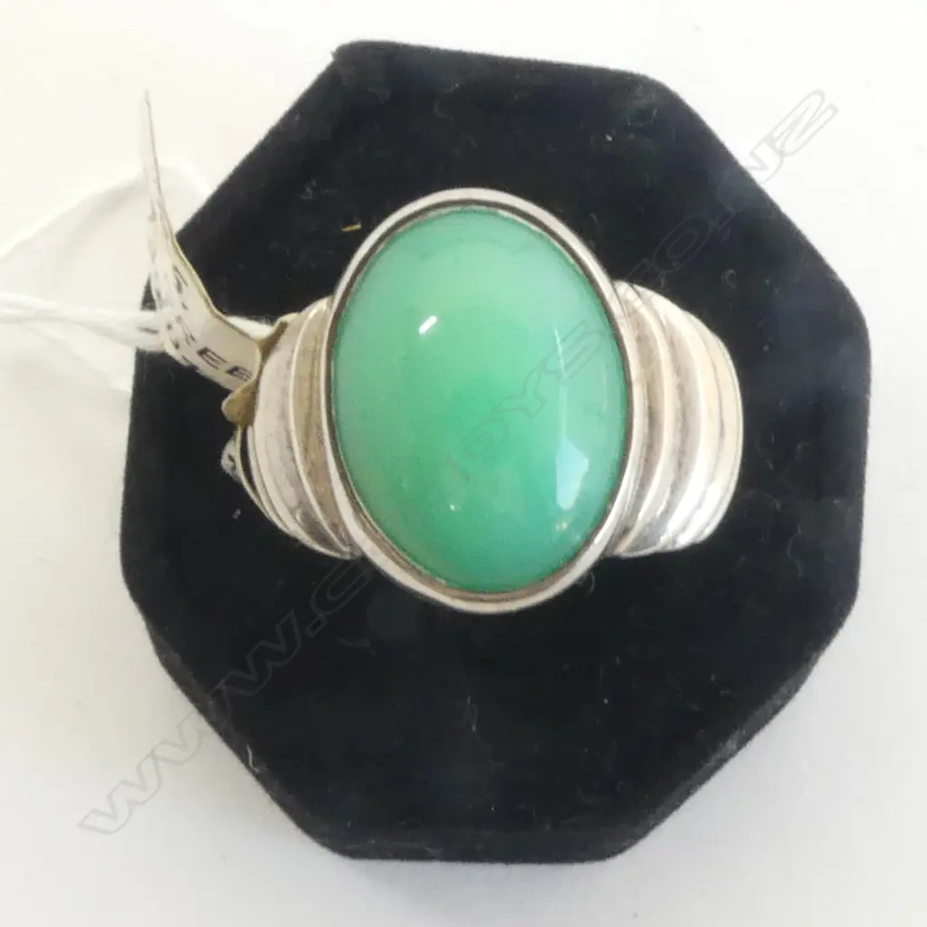 MENS SILVER & GREEN  COLOURED STONE RING SIZE Y Image 1++