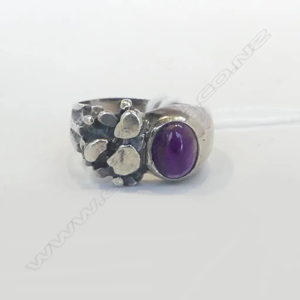 KOBI BOSSHARD SILVER & AMETHYST RING 4.7gms  SIZE N Image 1++