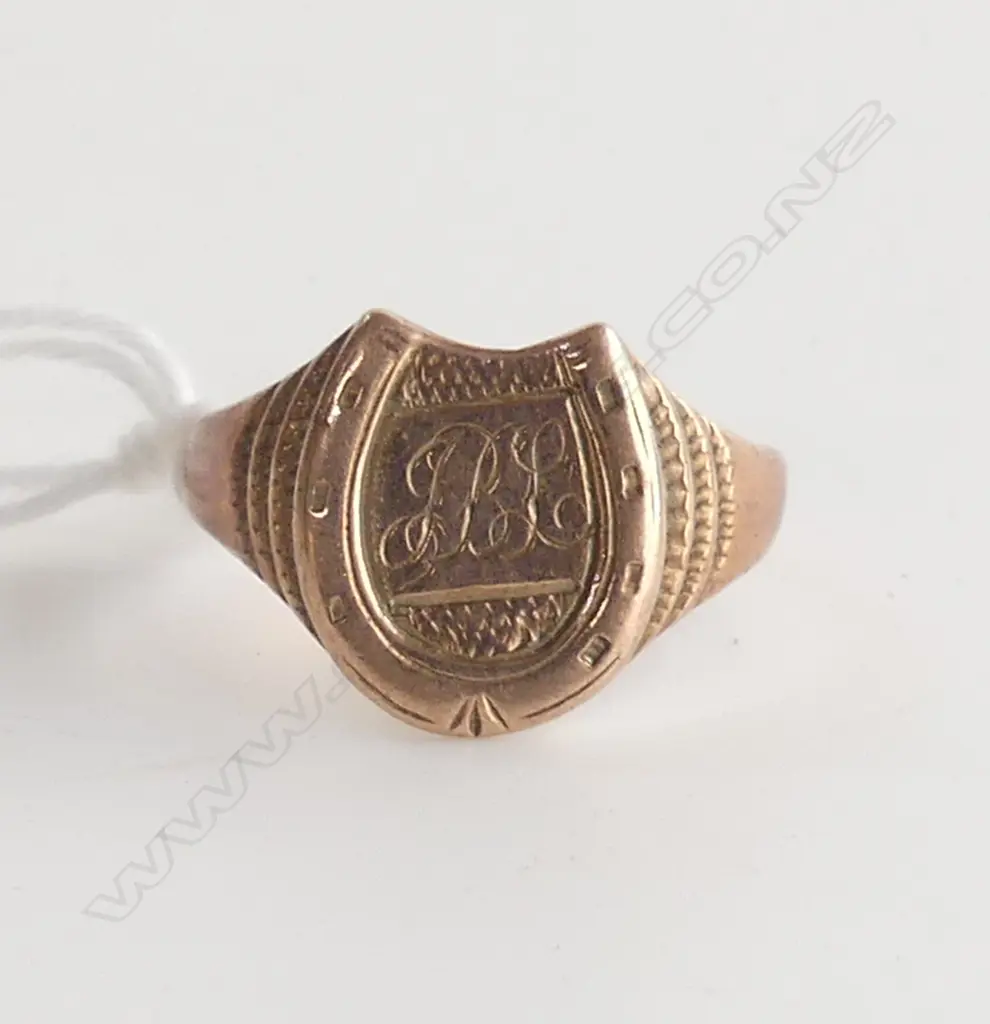 9CT SIGNET RING 3.0gms  SIZE P Image 1++