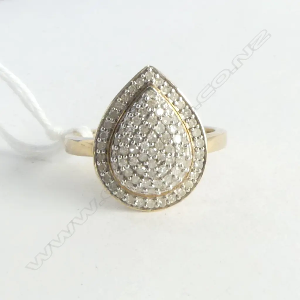 9ct DIAMOND CLUSTER RING 2.4gms SIZE N Image 1++