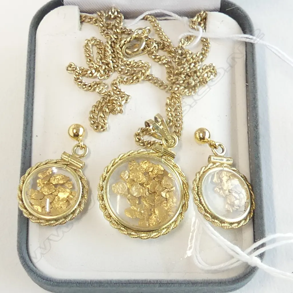 REAL GOLD FLAKE JEWELLERY SUITE GOLD PLATE FRAMES pendant necklace + pr earrings ex gold shop Arrowtown Image 1++