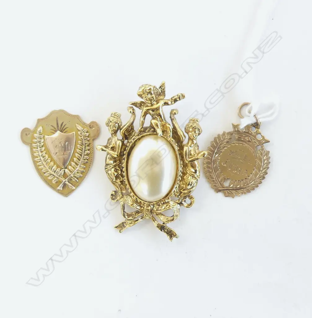 TWO 9CT GOLD MEDALS (9.7gms) & COSTUME BROOCH Image 1++