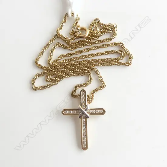10CT DIAMOND CROSS PENDANT ON 9CT CHAIN 4.6gms
