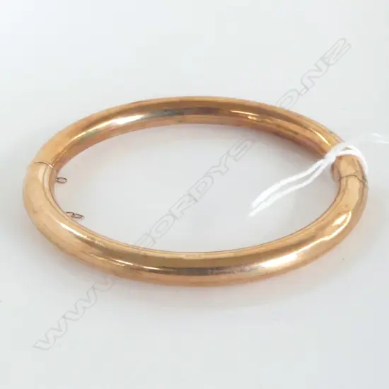 9ct WAX FILLED BANGLE 17.9gms SAFTEY CHAIN BROKEN