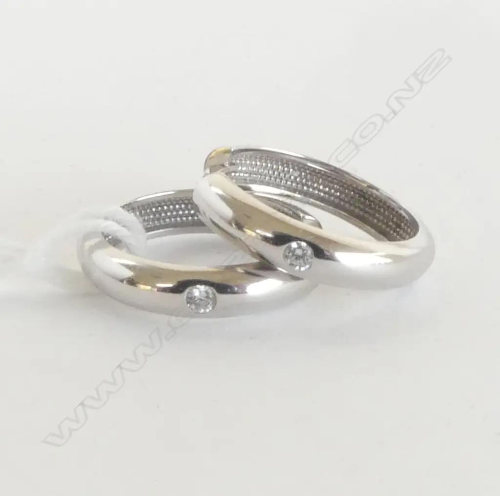 PR 9CT WHITE GOLD EARRINGS 3.9gms Image 1++