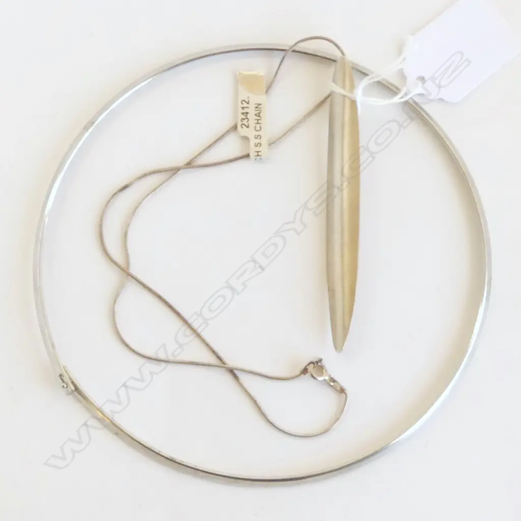 3PC SILVER CHOKER, BURNISHED SILVER BROOCH & SILVER CHAIN Image 1++