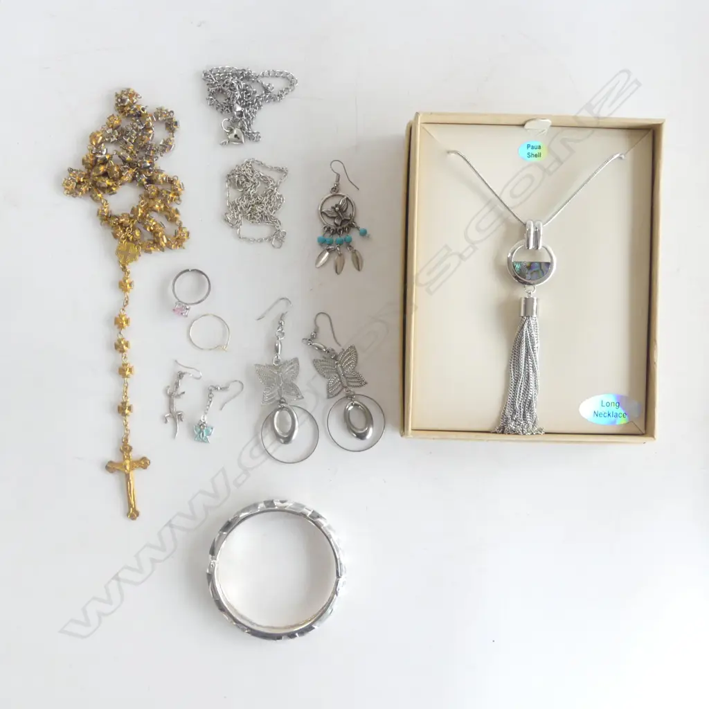 BAG LOT COSTUME JEWELLERY CRUCIFIX ETC Image 1++