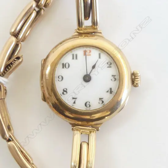 9CT GOLD LADIES WRISTWATCH  STRAP GOLD  TOTAL WEIGHT 32GRMS