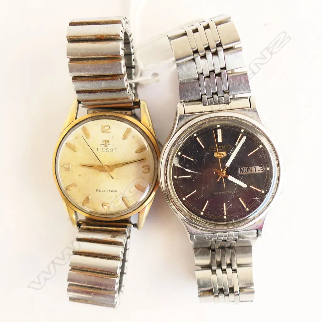 2 VINTAGE GENT'S WRISTWATCHES: SEIKO 5 black dial + TISSOT SEASTAR  Image 1++