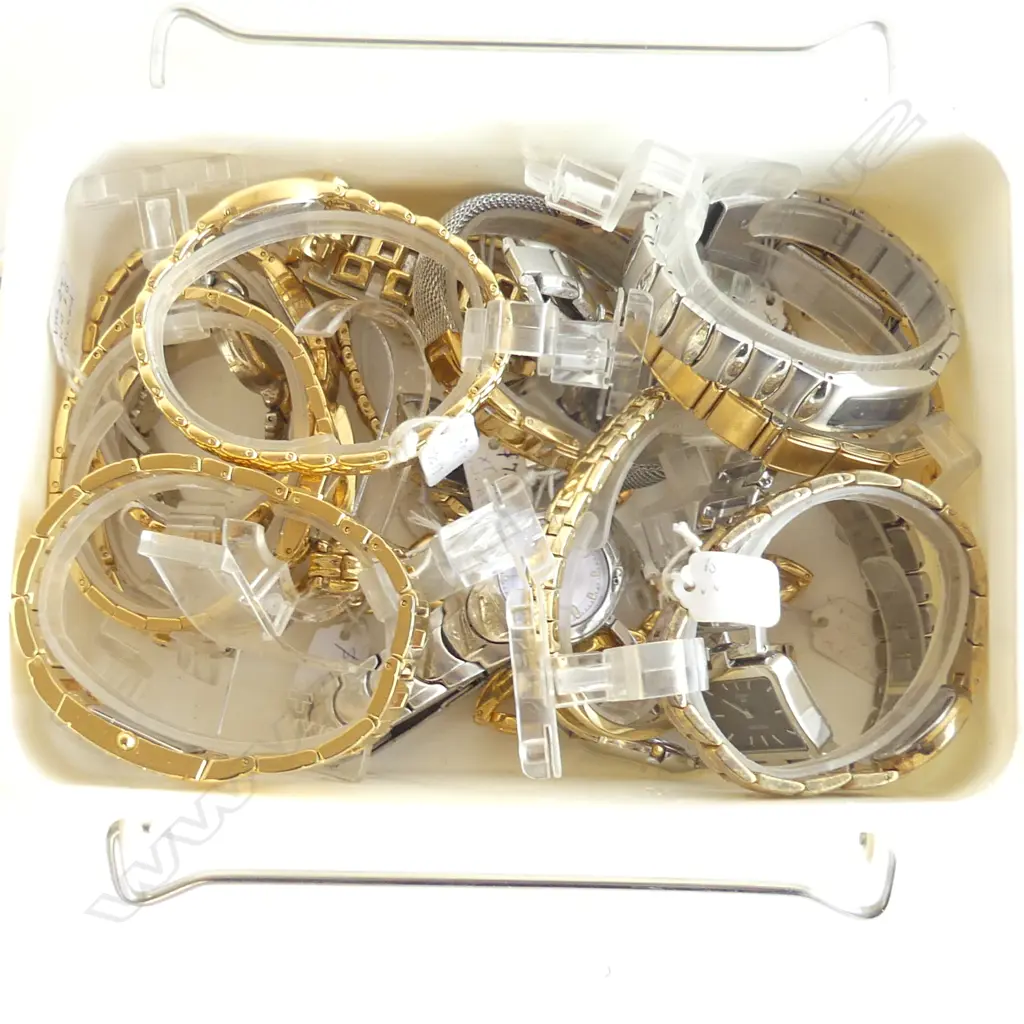 20 ASST LADIES WATCHES [NEW OLD STOCK] Image 1++