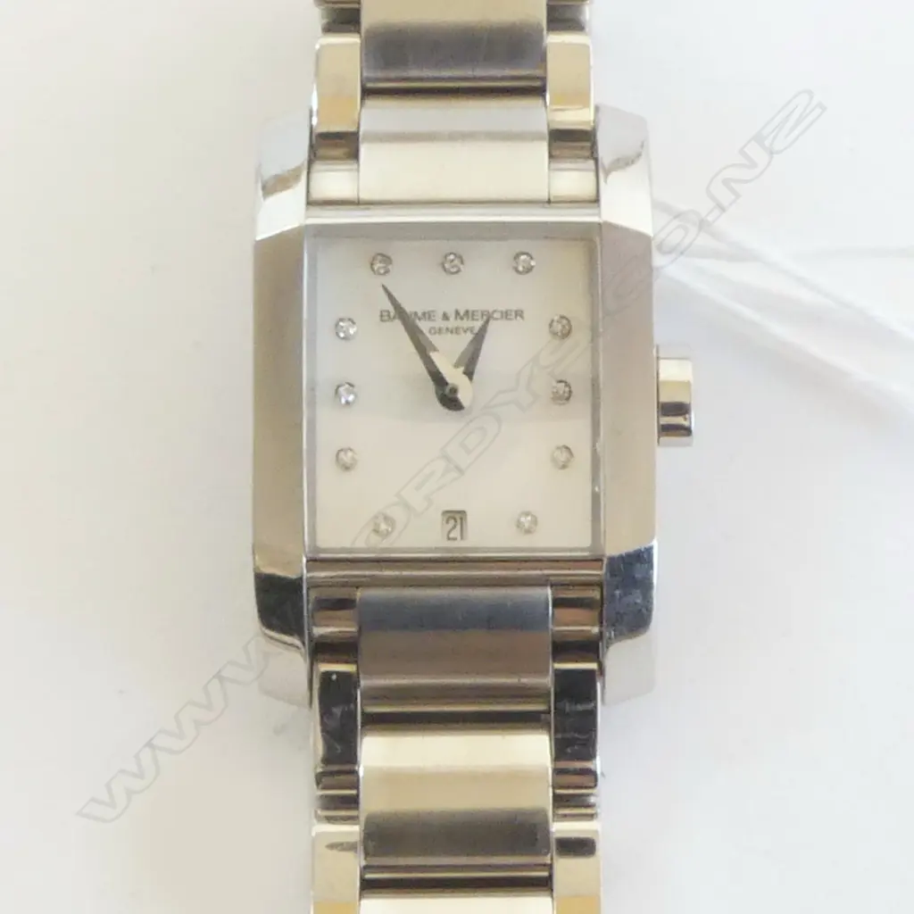 LADIES STAINLESS STEEL BAUME & MECIER WRIST WATCH w. MOP (NOT GOING) Image 1++