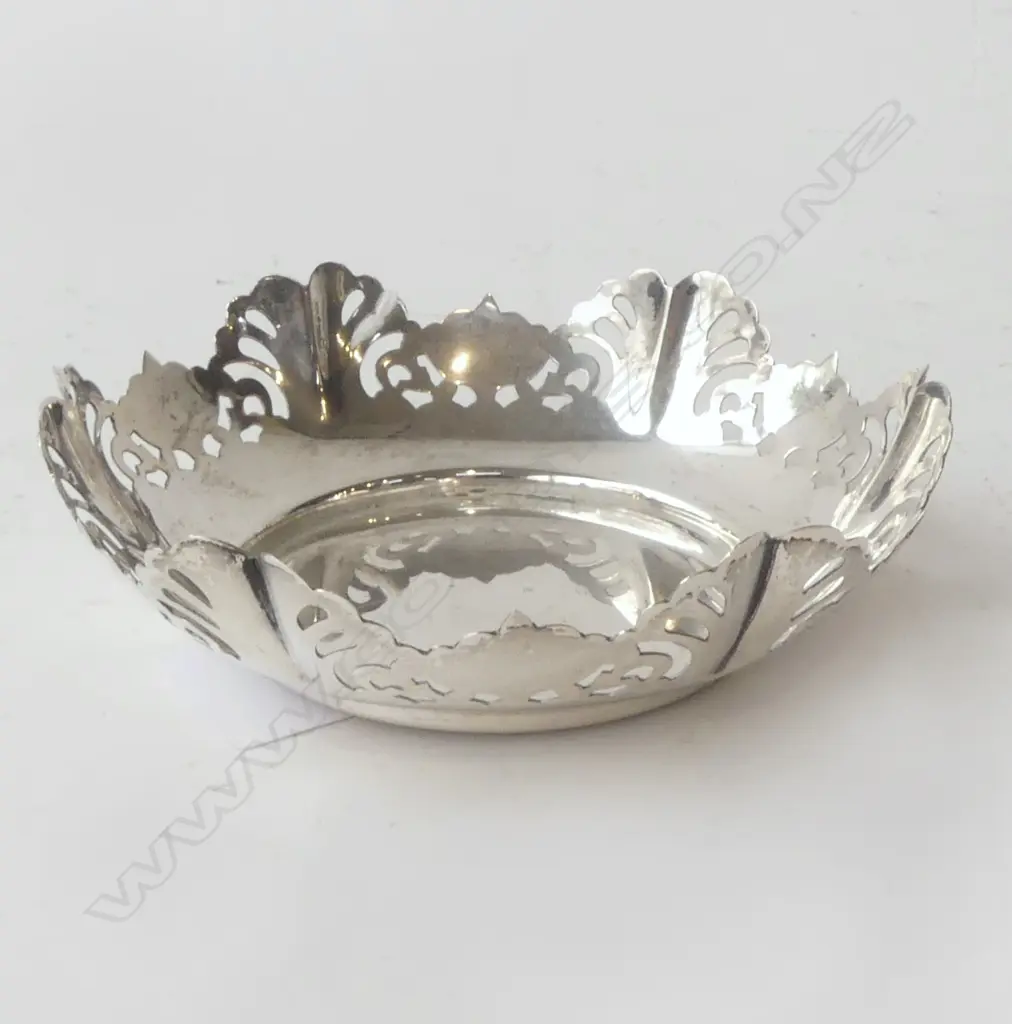 S/SILVER BON BON DISH 65GRMS Image 1++