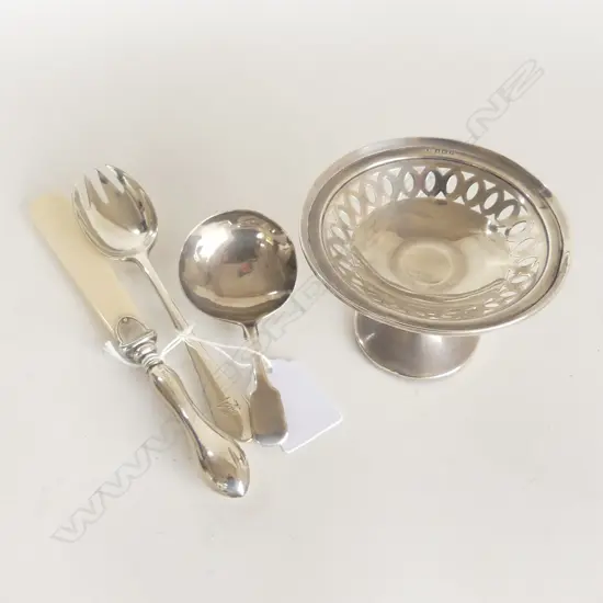 4 PCES STG SILVER; 3 UTENSILS, SMALL FOOTED DISH