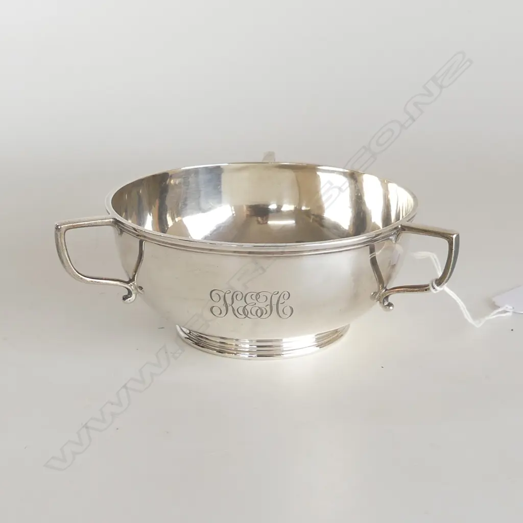 3 HANDLED SILVER PORRINGER BOWL, SHEFFIELD 1914 - HENRY ARCHER & CO, 185gm Image 1++