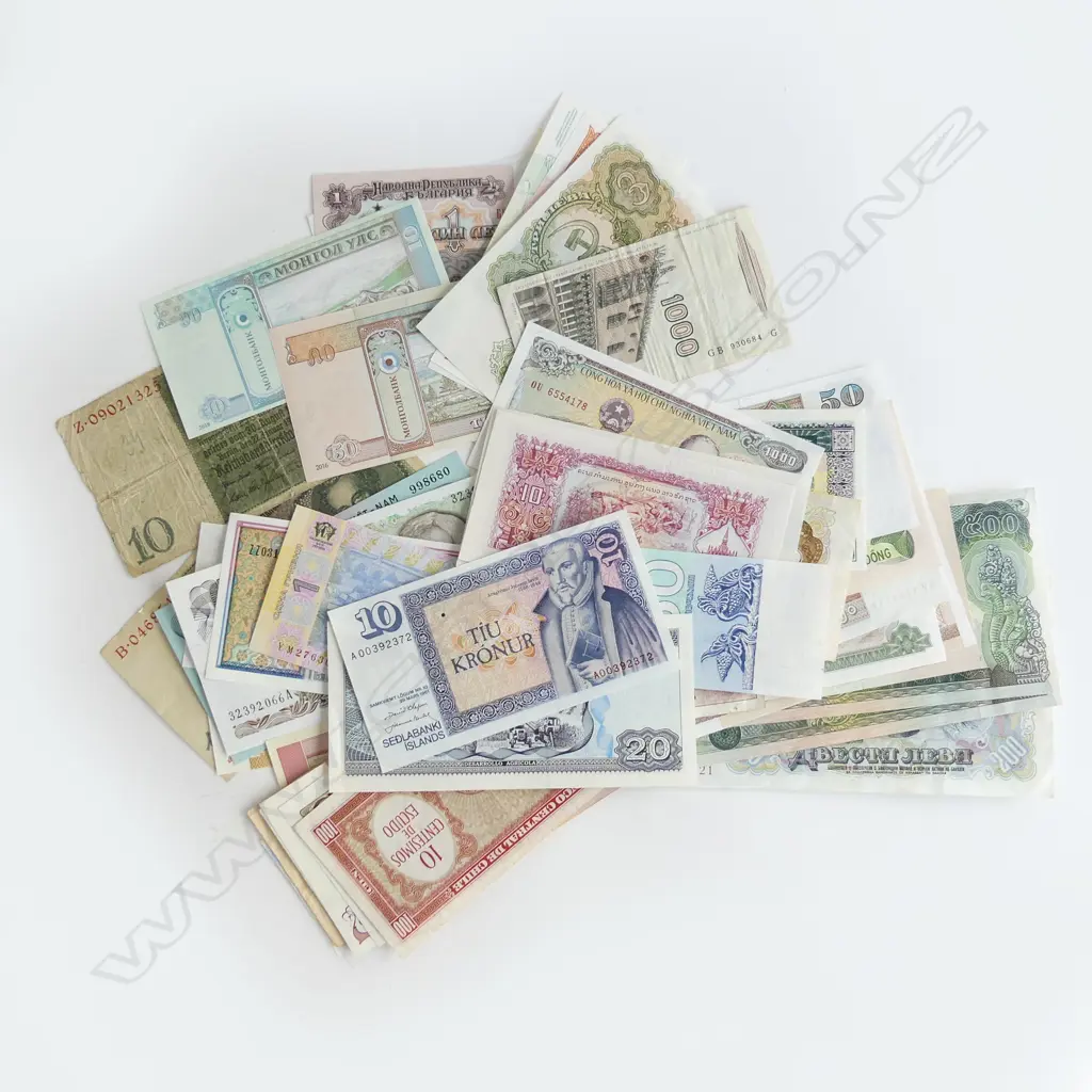 50 ASST. WORLD BANK NOTES Image 1++