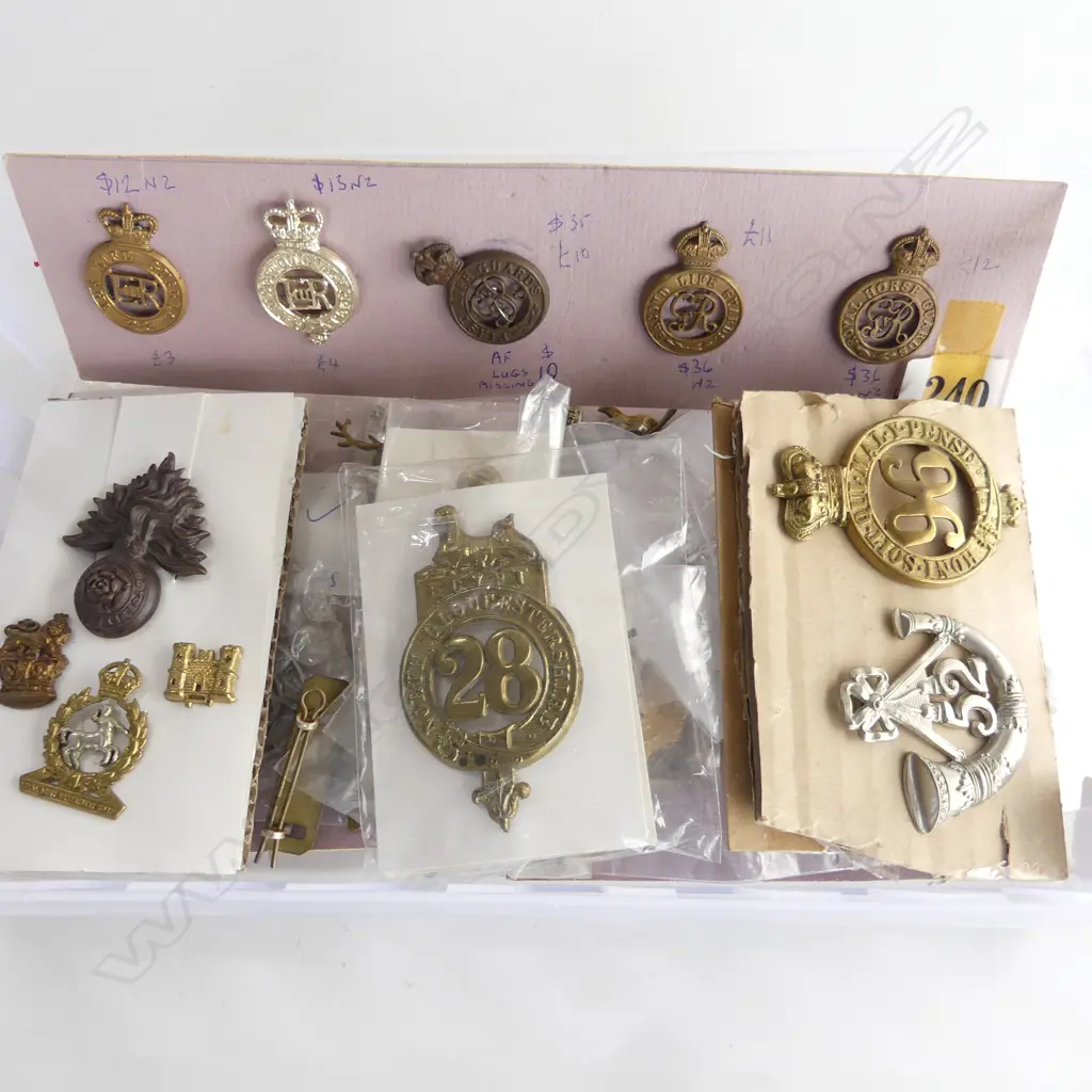 SMALL TRAY OF 40 MILITARY HAT BADGES SHOULDER BADGES ETC Image 1++