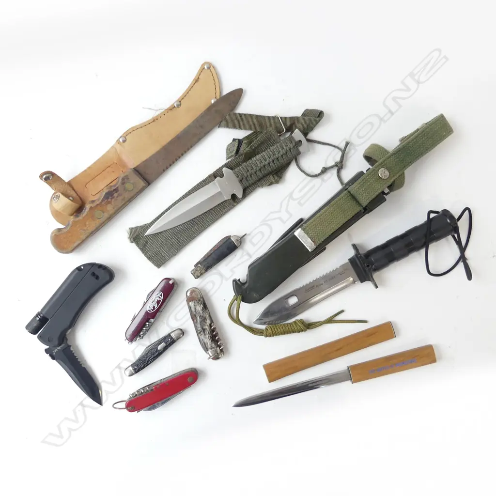 TRAY LOT 10 POCKET & SHEATH KNIVES Image 1++