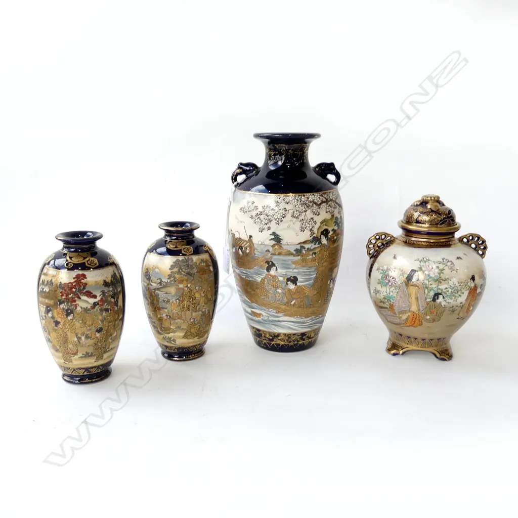 4 PCES SATSUMA; BLUE GROUND; PR VASES, LIDDED VASE, LARGE VASE H.250mm Image 1++