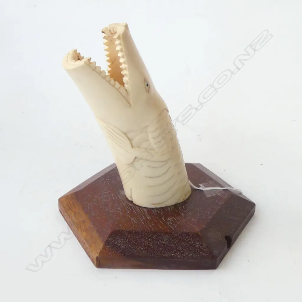 AFRICAN IVORY MUD FISH LAMP BASE H170 DIA160MM Image 1++