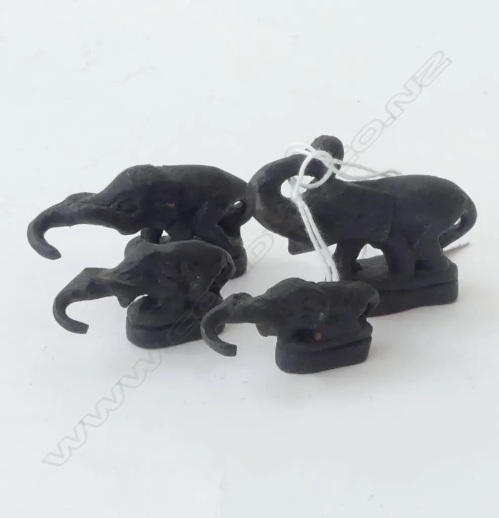 SET OF 4 GRADUATED BRONZE BURMESE ELEPHANT OPIUM WIEGHTS H30MM Image 1++