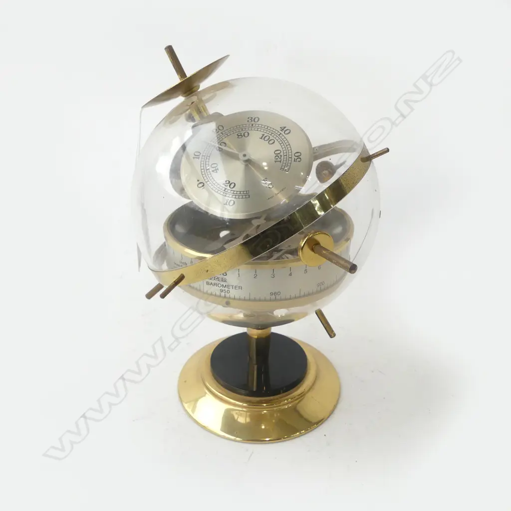 VINTAGE SPUTNIK BAROMETER Image 1++