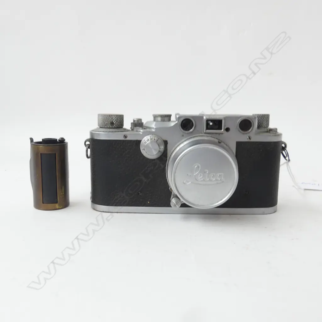 LEICA IIIc CAMERA, ENGRAVED Lt. Col. D. T. MORRISON JUNE 1945 Image 1++