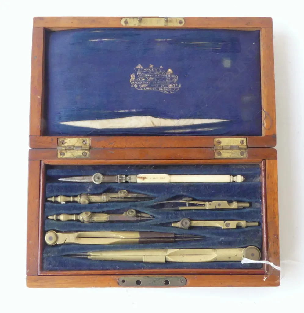 VINTAGE CASED DRAUGHTMANS SET L200MM Image 1++