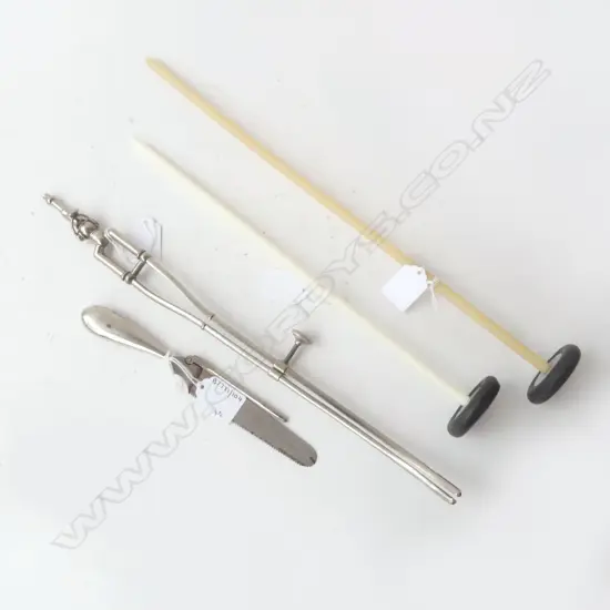 2 VINTAGE DOCTORS REFLEX TESTERS L400 SMALL SAW L200 & DIVIDERS L380MM